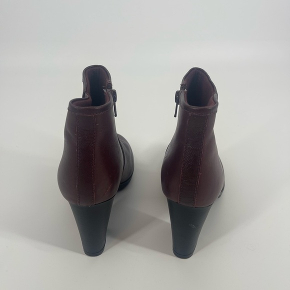 Clarks Halia Perch Burgundy Leather Ankle Booties 6.5M Comfy Red Boots  (SB4#5) - Picture 3 of 6